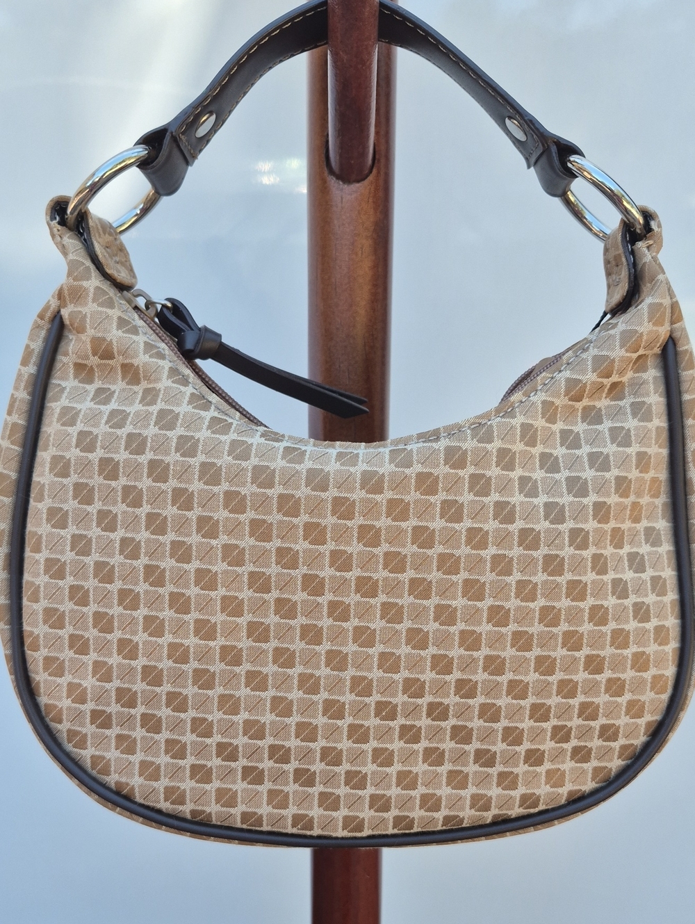 Vintage Nine & Co. Beige Patterned Shoulder Hobo with Dark Trim